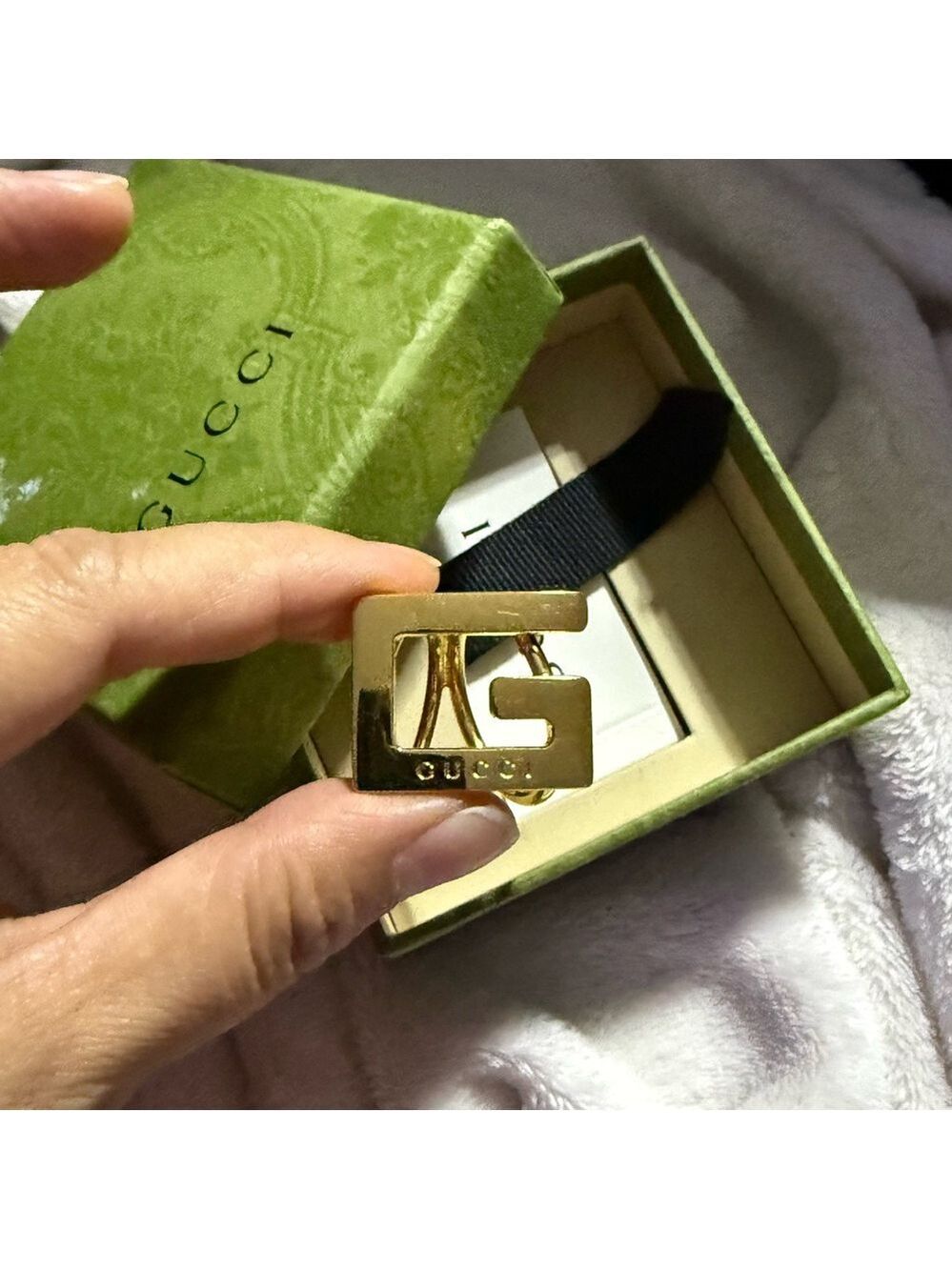 Gucci Gold-Tone Logo scarf ring